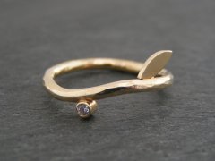 rustik diamant ring i guld med blad