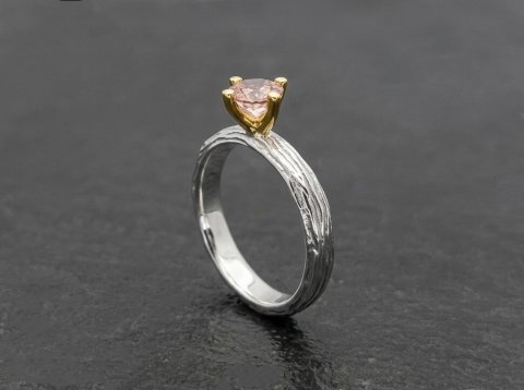 Twig ring med morganit