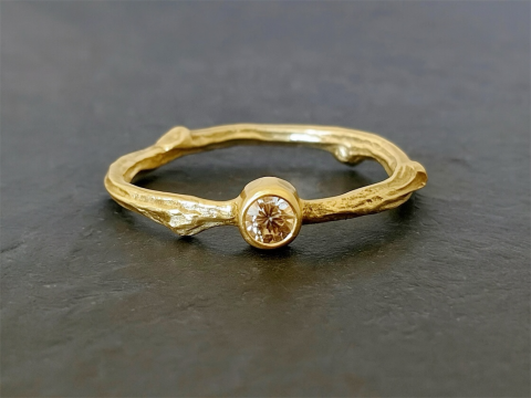 Lille Twig ring med champagne diamant