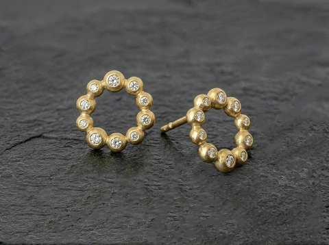 Cirkel �restikker i guld med diamanter