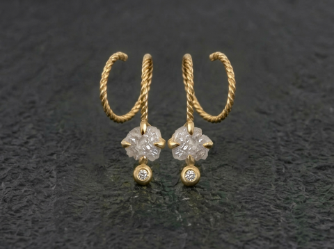 Creol �reringe med r� diamanter