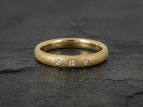 Dainty forlovelsesring