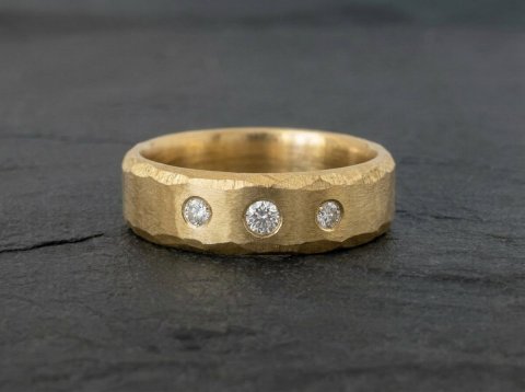 Edge guldring
