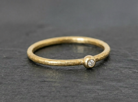 Spinkel guldring med diamant