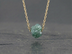 Bl�gr�n r�diamant guld halsk�de