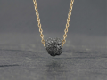 Sort r�diamant guld halsk�de