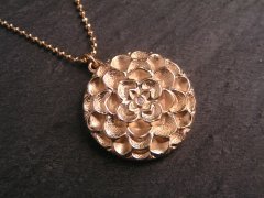 halskæde med diamant i blomst